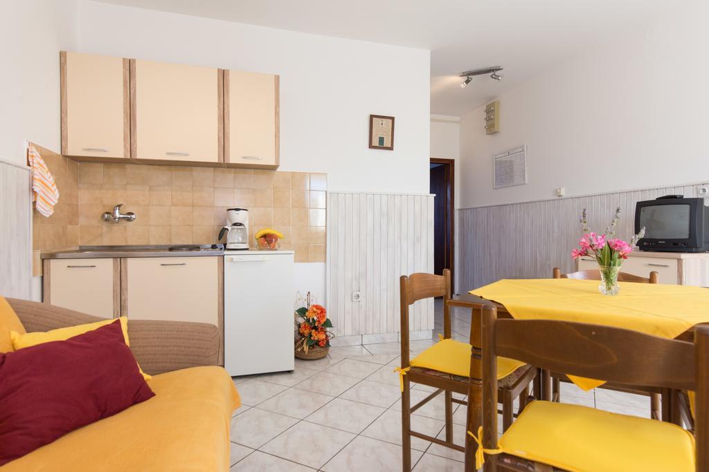 Apartment Milka 크르크 외부 사진
